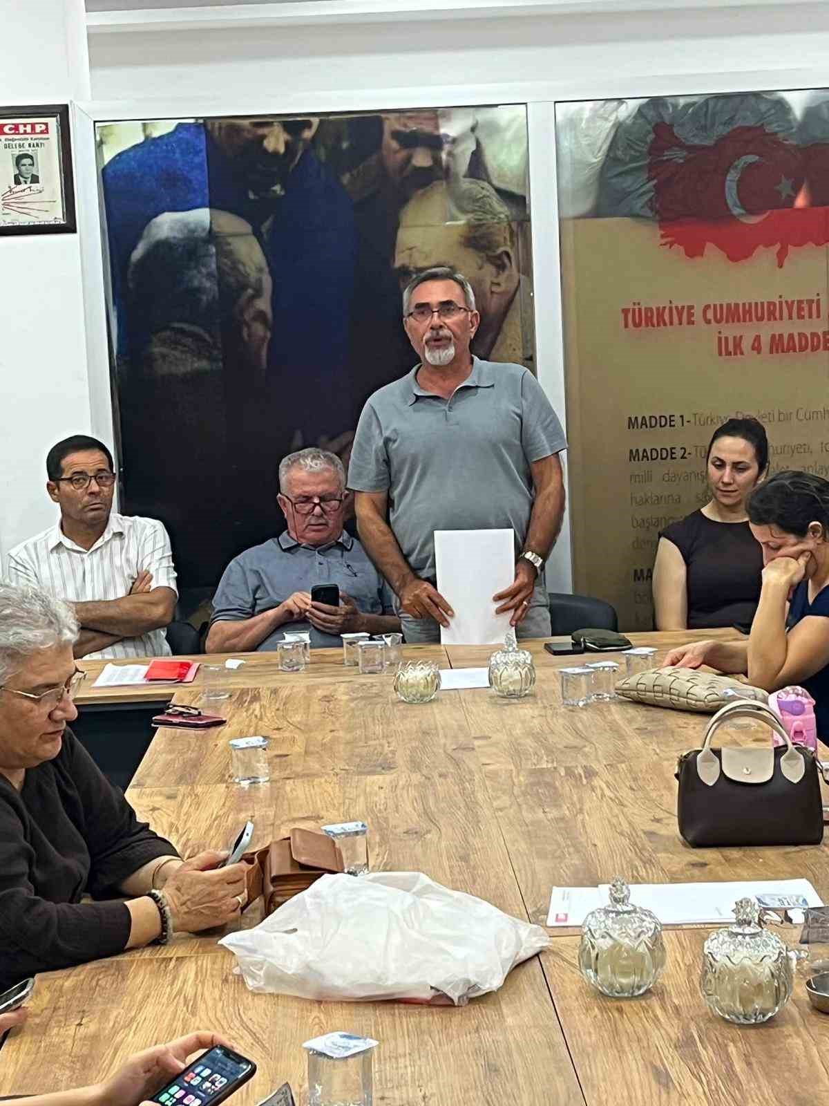 CHP Selendi İl&ccedil;e Teşkilatından 150 kişi istifa etti