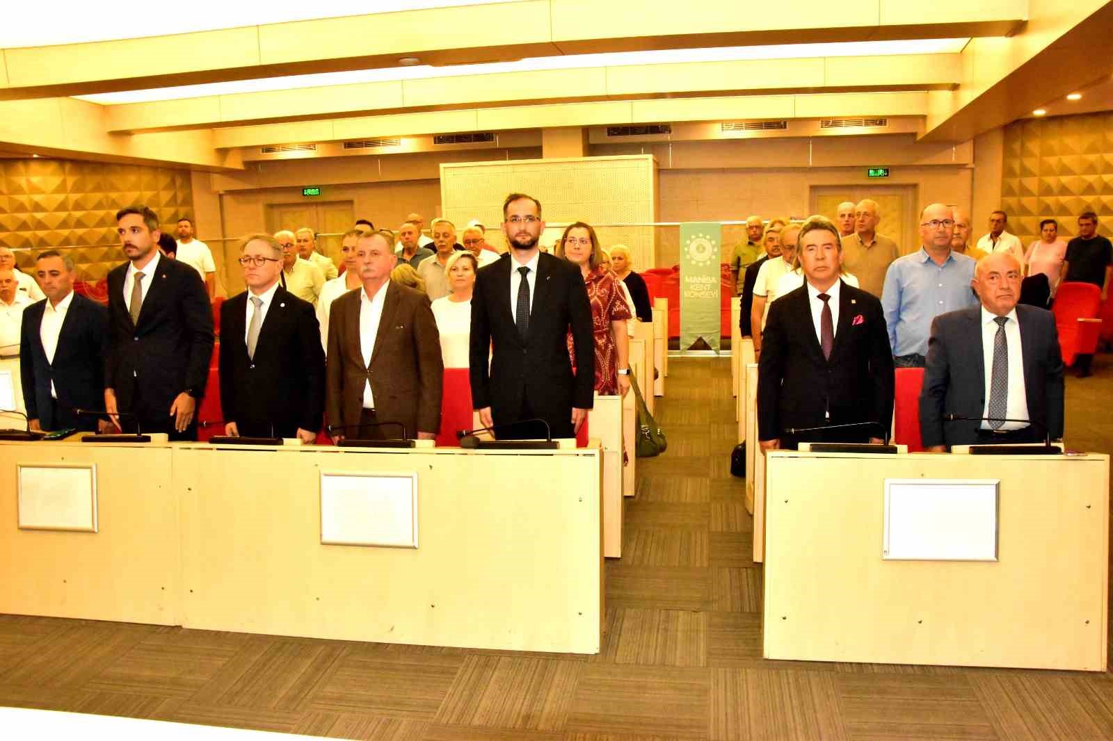 Manisa Kent Konseyi&rsquo;nde Hakkı Bayraktar yeniden başkan se&ccedil;ildi