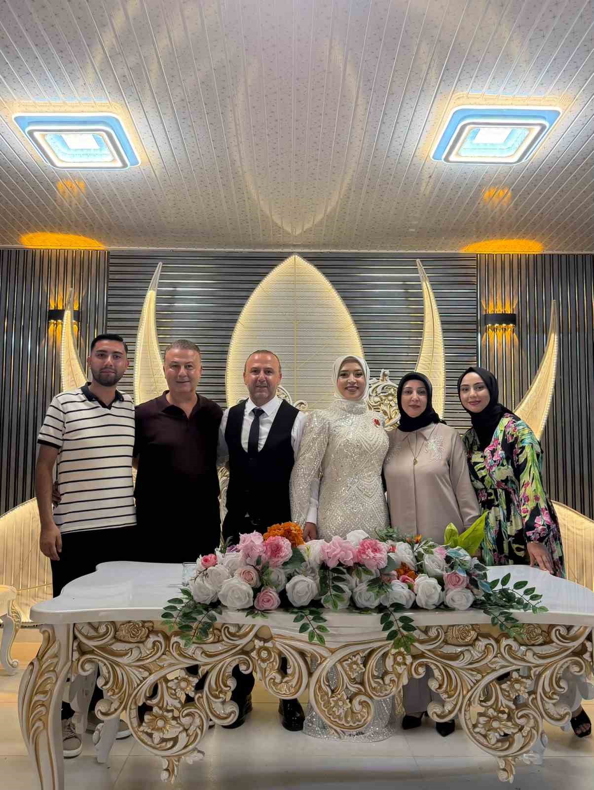 Gelin arabası yarış motosikleti oldu