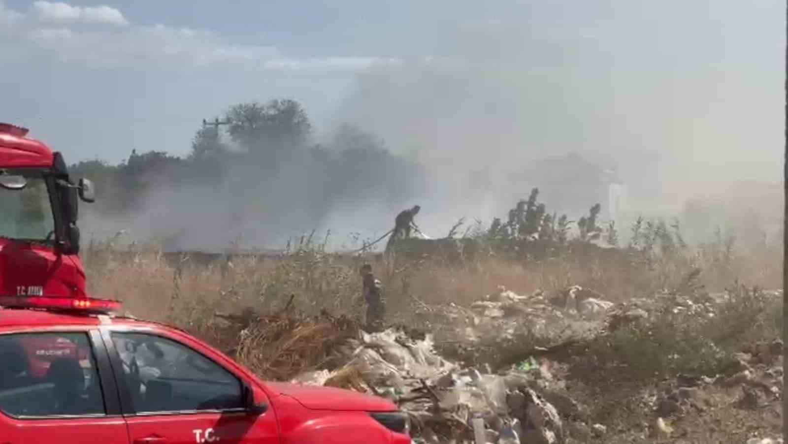 Zeytinlik alanda &ccedil;ıkan yangın korkuttu