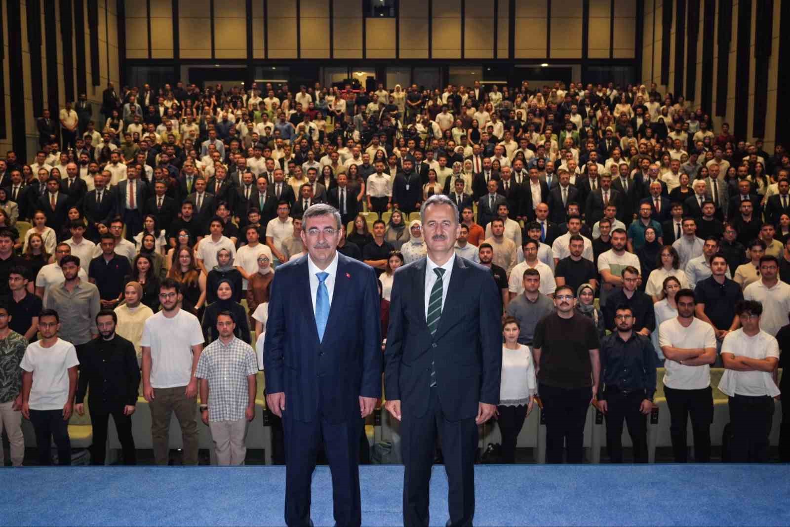 Savunma Sanayii Başkanı G&ouml;rg&uuml;n: "B&uuml;y&uuml;k teknoloji yarışının &ouml;nc&uuml;lerinden biri olmaya kararlıyız"