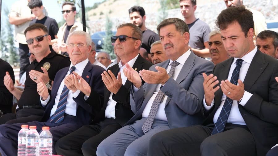 Erzincan&rsquo;da Kahraman Tanoğlu Camii ibadete a&ccedil;ıldı