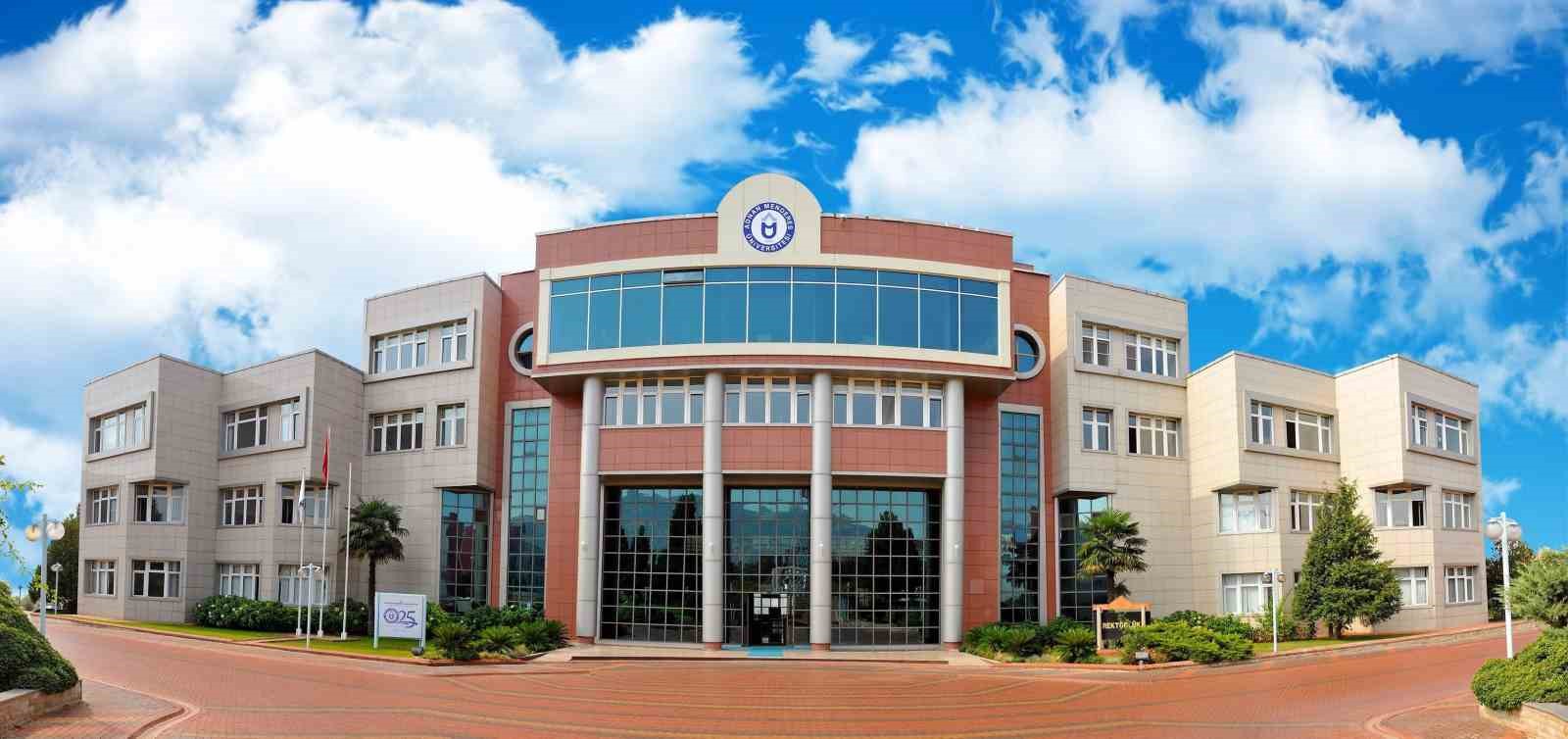 AD&Uuml; Rekt&ouml;r&uuml; Kent: "AD&Uuml; ailesine katılan t&uuml;m &ouml;ğrencilerimizi g&ouml;n&uuml;lden tebrik ediyorum"