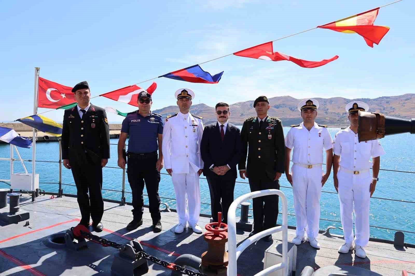 G&ouml;k&ccedil;eada Kaymakamı Osman Acar&rsquo;dan Sahil G&uuml;venlik Botu &lsquo;TCSG-91&rsquo;de inceleme