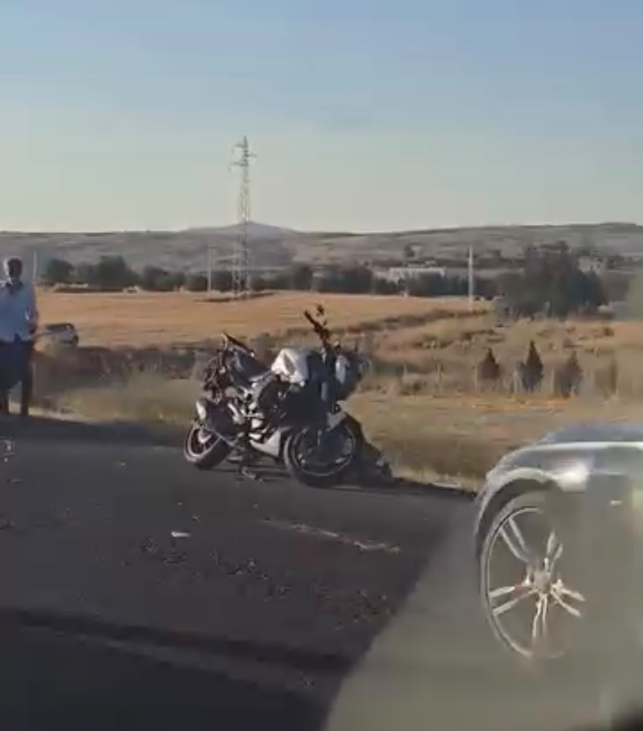 Diyarbakır&rsquo;da kamyonet ile motosiklet &ccedil;arpıştı: 1 &ouml;l&uuml;, 1 yaralı