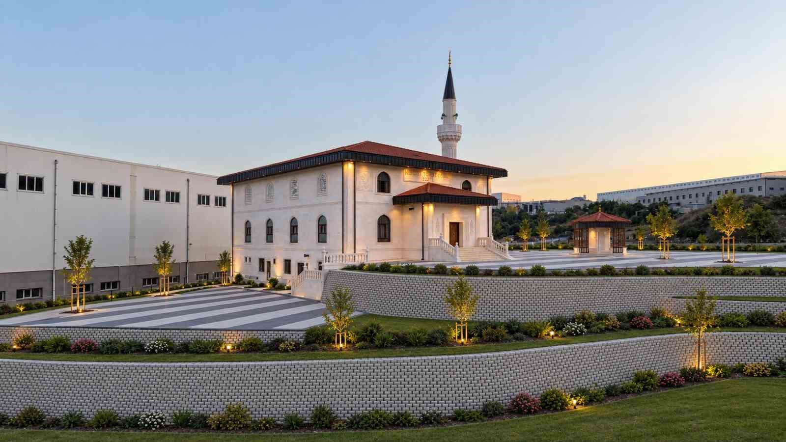 Arnavutk&ouml;y&rsquo;de Mehmet Yusuf Aydın Camii, Bakan Işıkhan&rsquo;ın katılımıyla ibadete a&ccedil;ıldı