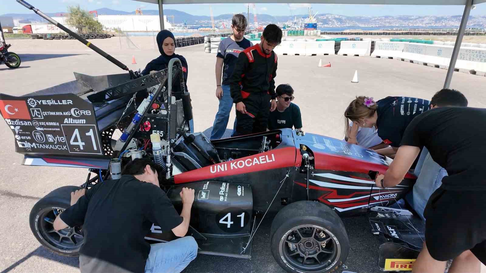 Gen&ccedil; m&uuml;hendisler formula yarışlarına hazırlanıyor