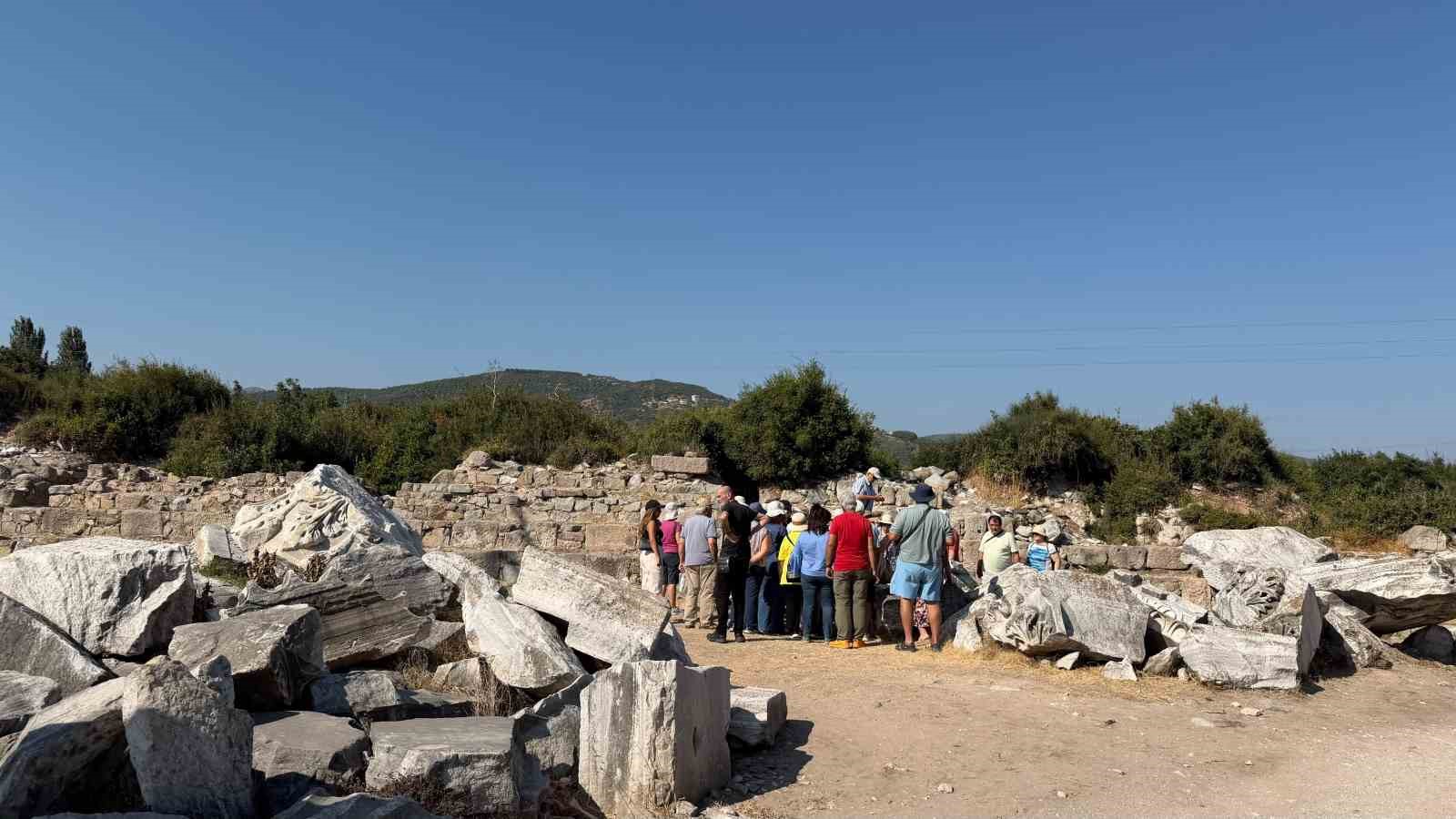 Yunan turistlerden Kyzikos Antik Kenti&rsquo;ne ziyaret