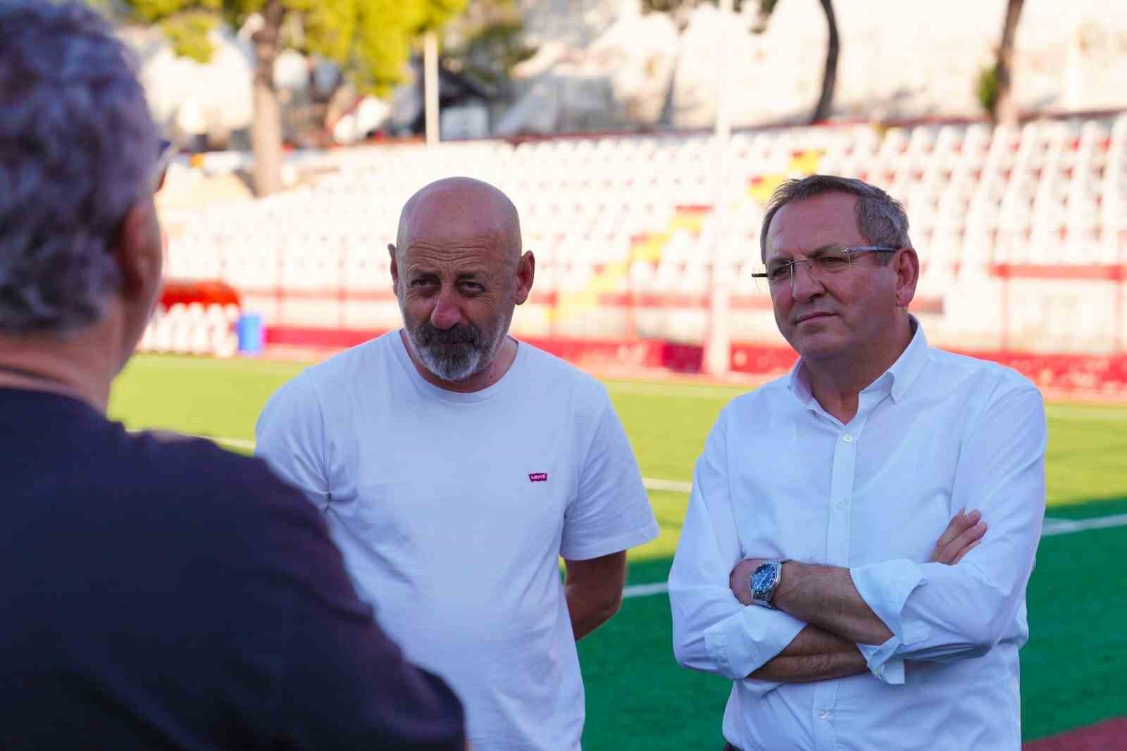 Başkan Ergin&rsquo;den Ayvalık g&uuml;c&uuml; Belediyespor&rsquo;a moral ziyareti