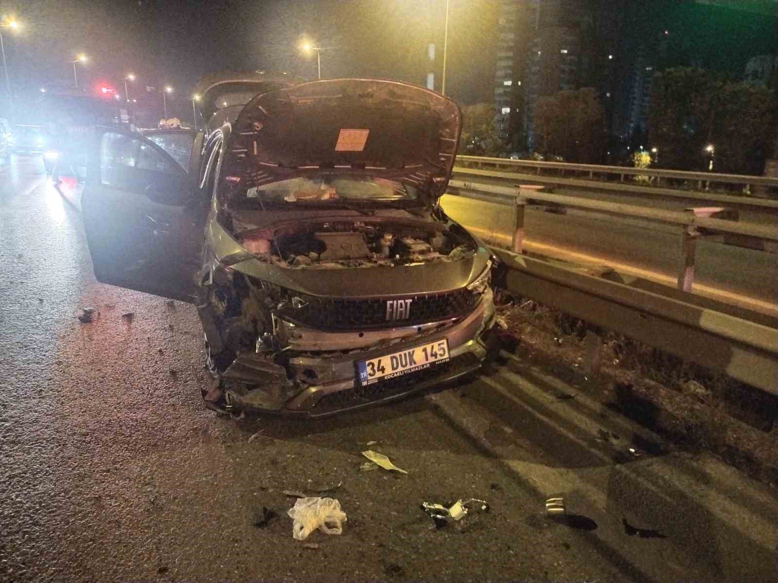 &Uuml;mraniye&rsquo;de zincirleme kaza: 3 yaralı
