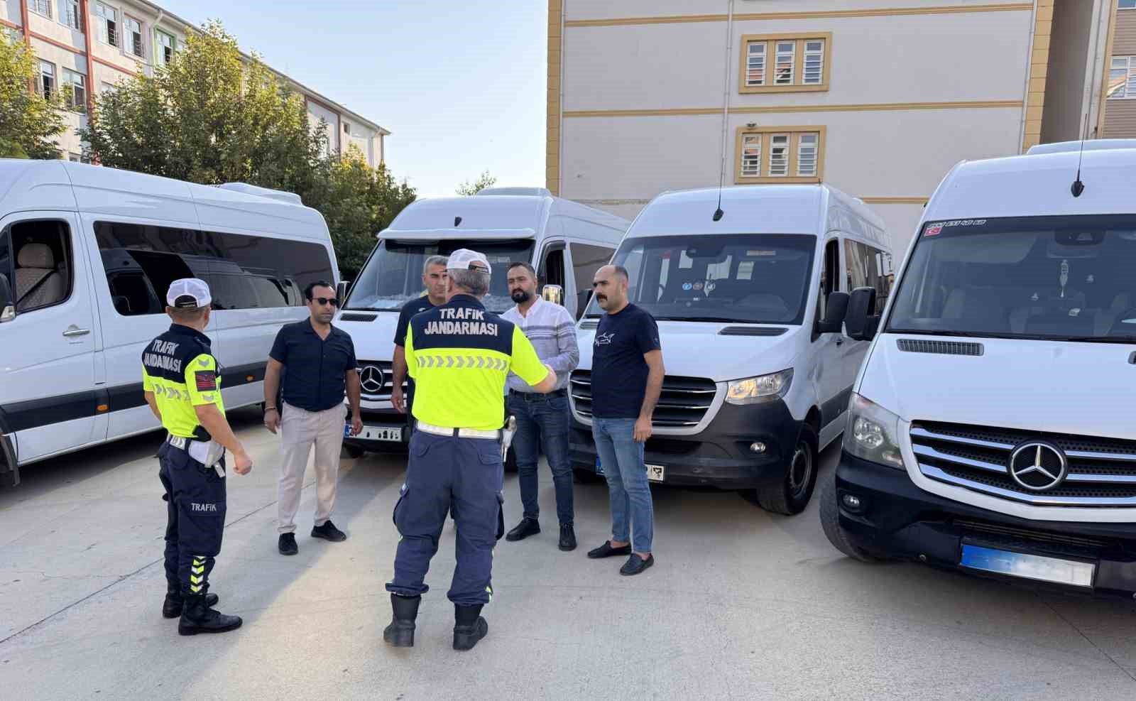Gaziantep&rsquo;te jandarmadan okul &ccedil;evrelerinde yoğun g&uuml;venlik &ouml;nlemleri