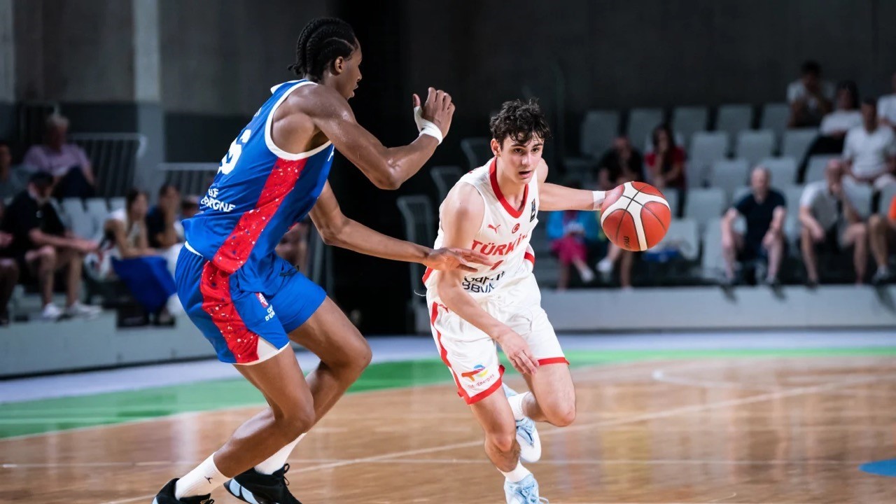 &Ouml;mer Kutluay: "Basketbola olan sevgim sayesinde yorulmuyorum"