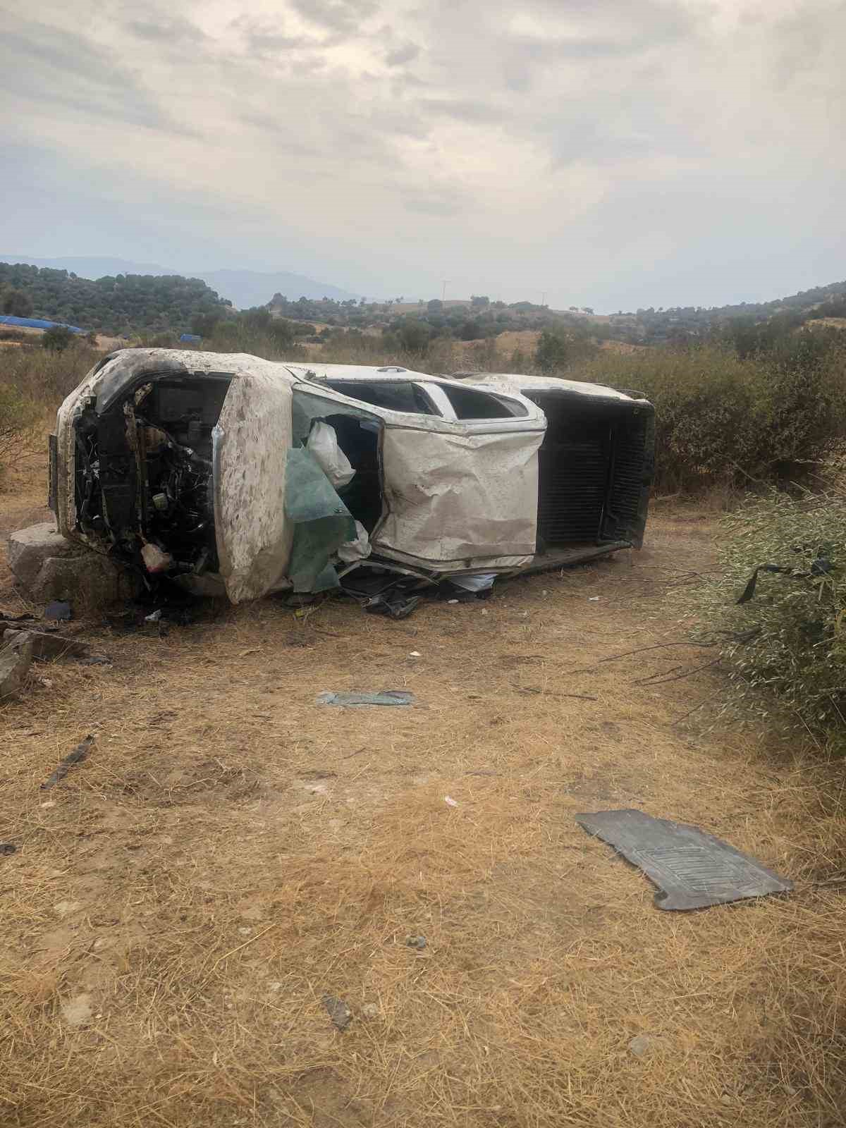 Karpuzlu&rsquo;da kamyonet takla attı: 3 yaralı