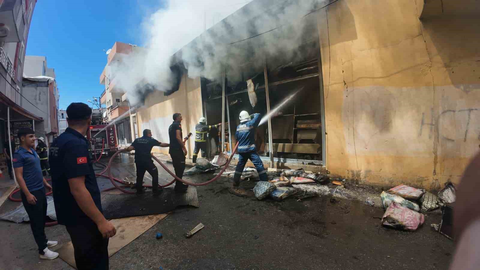 Başkan Halla&ccedil;&rsquo;tan Adeviye Bulvarı&rsquo;ndaki yangınla ilgili a&ccedil;ıklama