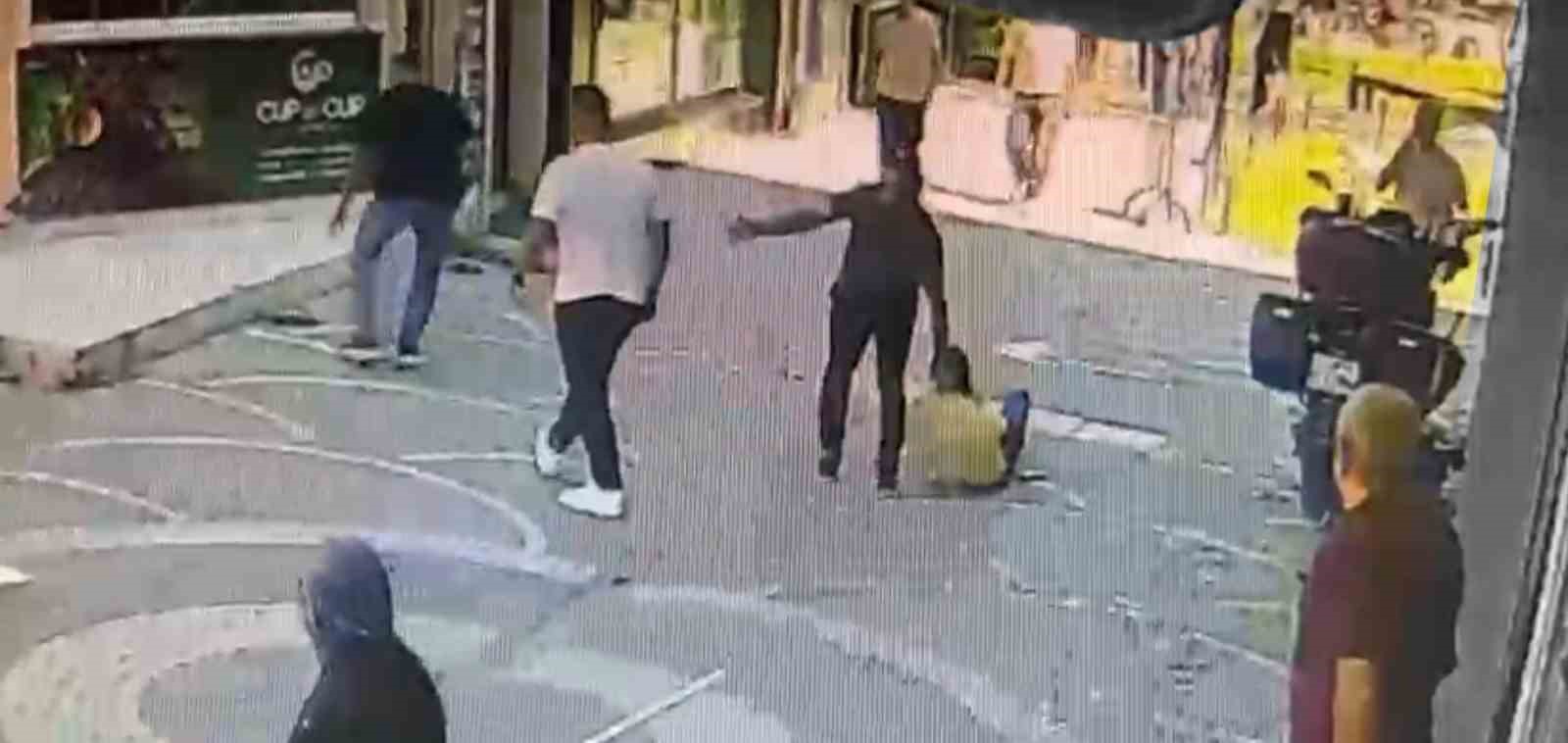 Belediyenin Fen İşleri M&uuml;d&uuml;r&uuml; ve mimarın kavgasında yeni g&ouml;r&uuml;nt&uuml;ler ortaya &ccedil;ıktı