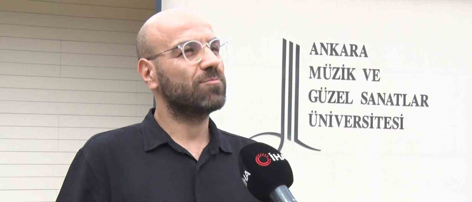 Cumhurbaşkanı Erdoğan ile t&uuml;rk&uuml; s&ouml;yleyen Beng&uuml; ve Kıvan&ccedil;: "Unutamayacağımız bir g&uuml;nd&uuml;"