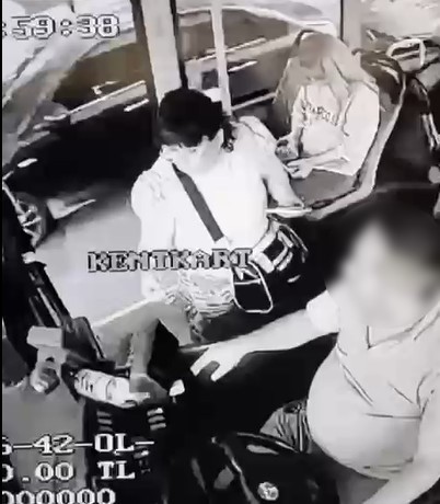 Otob&uuml;ste &uuml;cretsiz ulaşım kartında sorun yaşayan gazi eşi, rencide edildiği gerek&ccedil;esiyle su&ccedil; duyurusunda bulundu