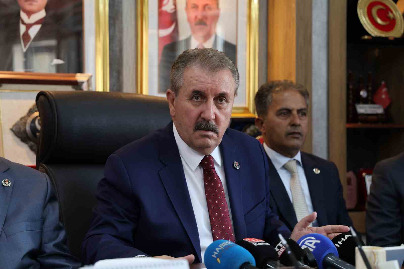 Destici: "T&uuml;rkiye prangalarını kırmış g&uuml;&ccedil;l&uuml; bir &uuml;lkedir"