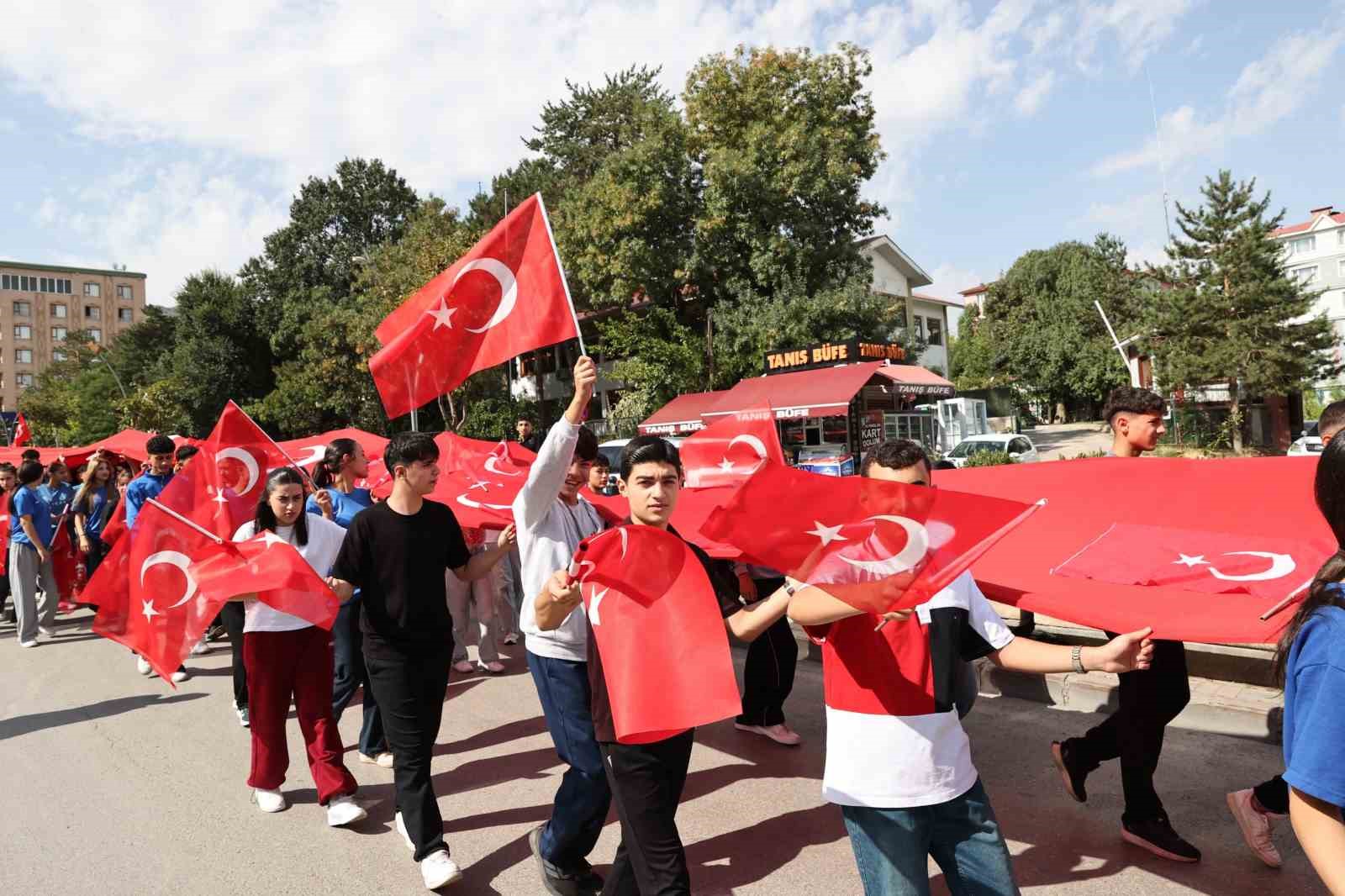 Muş&rsquo;ta Gaziler G&uuml;n&uuml; dolayısıyla y&uuml;r&uuml;y&uuml;ş d&uuml;zenlendi