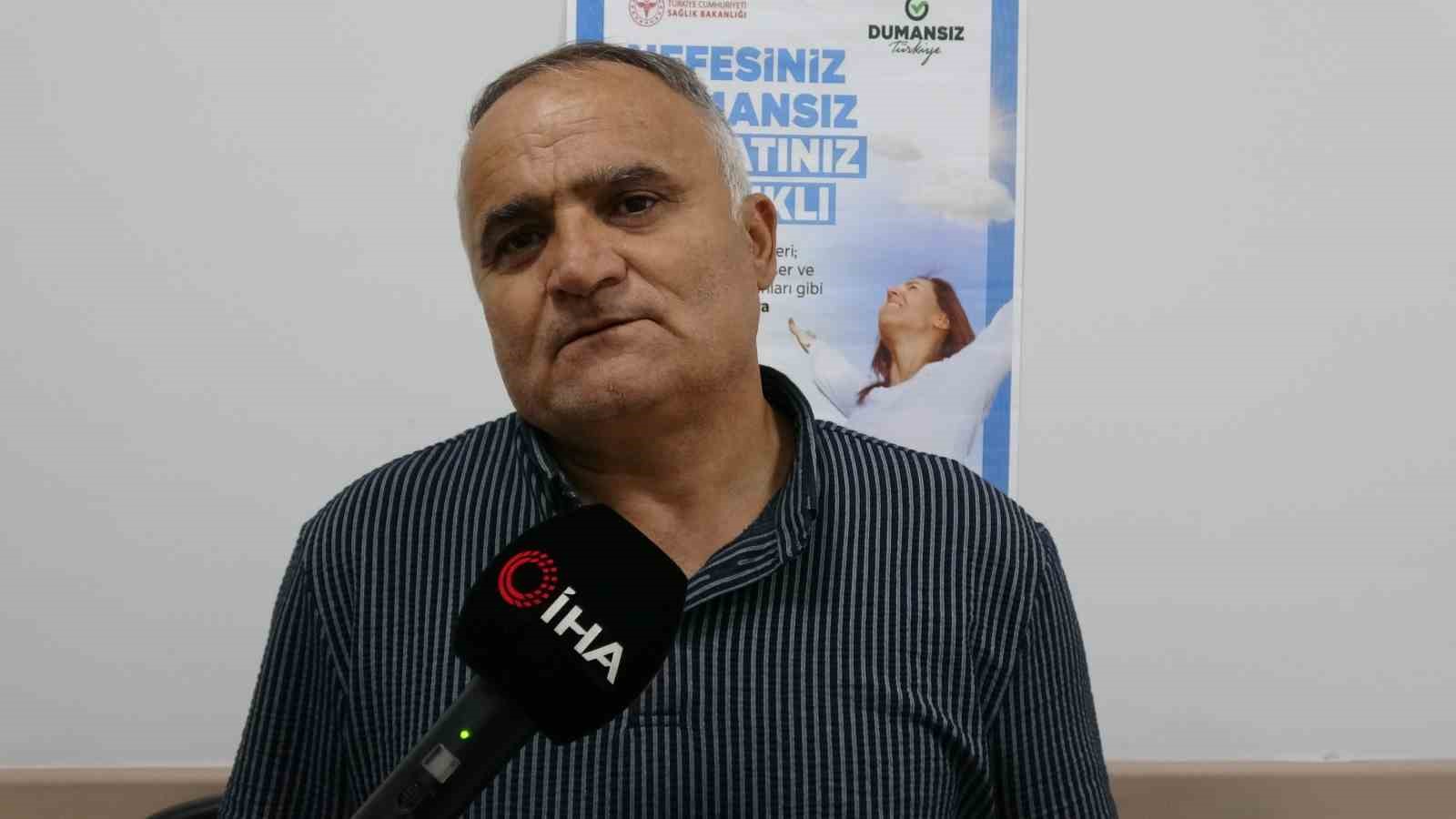"Dede &ccedil;ok pis kokuyorsun" s&ouml;z&uuml; sigarayı bıraktırdı