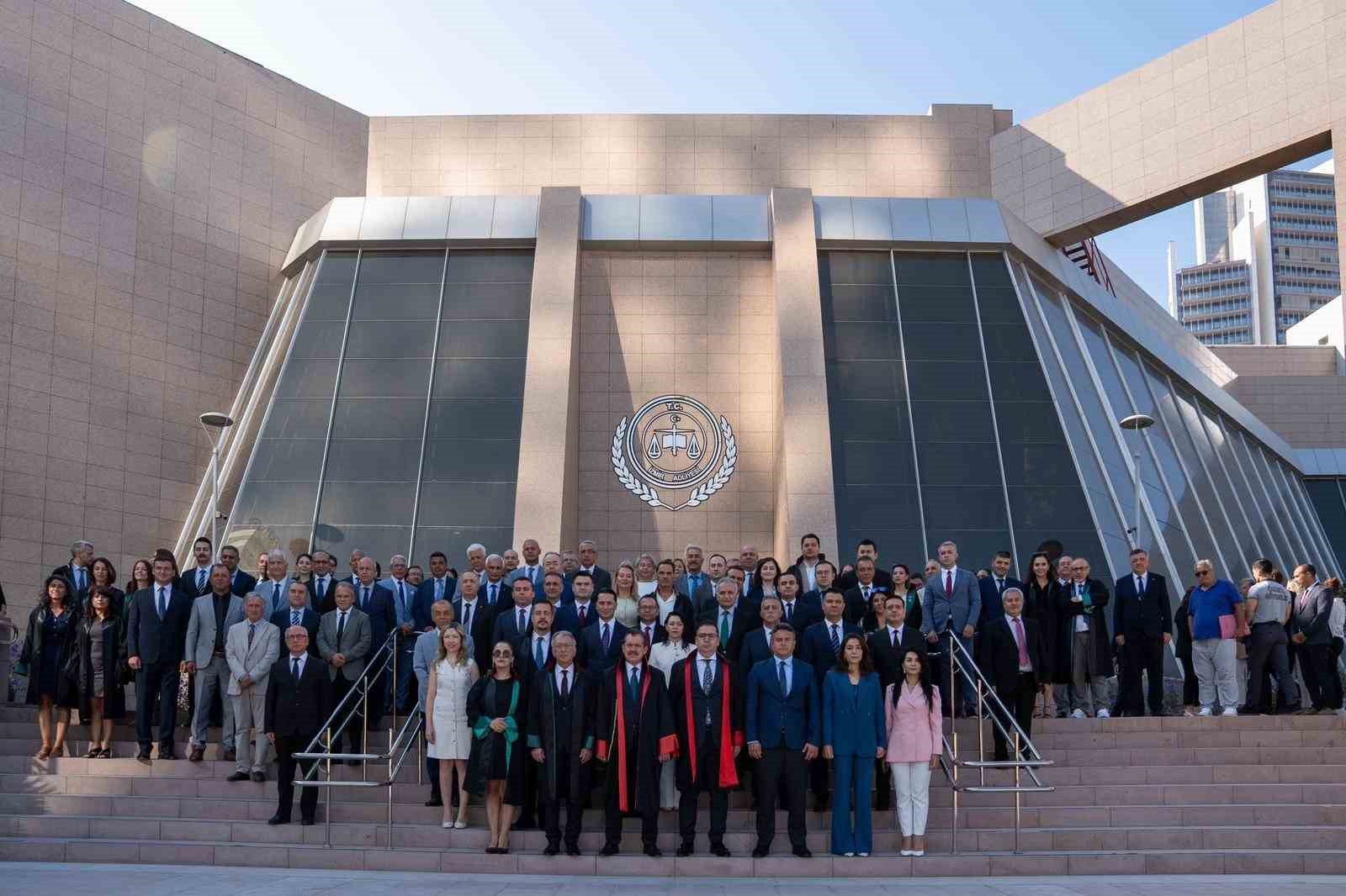 İzmir&rsquo;de yeni adli yıl t&ouml;renle a&ccedil;ıldı