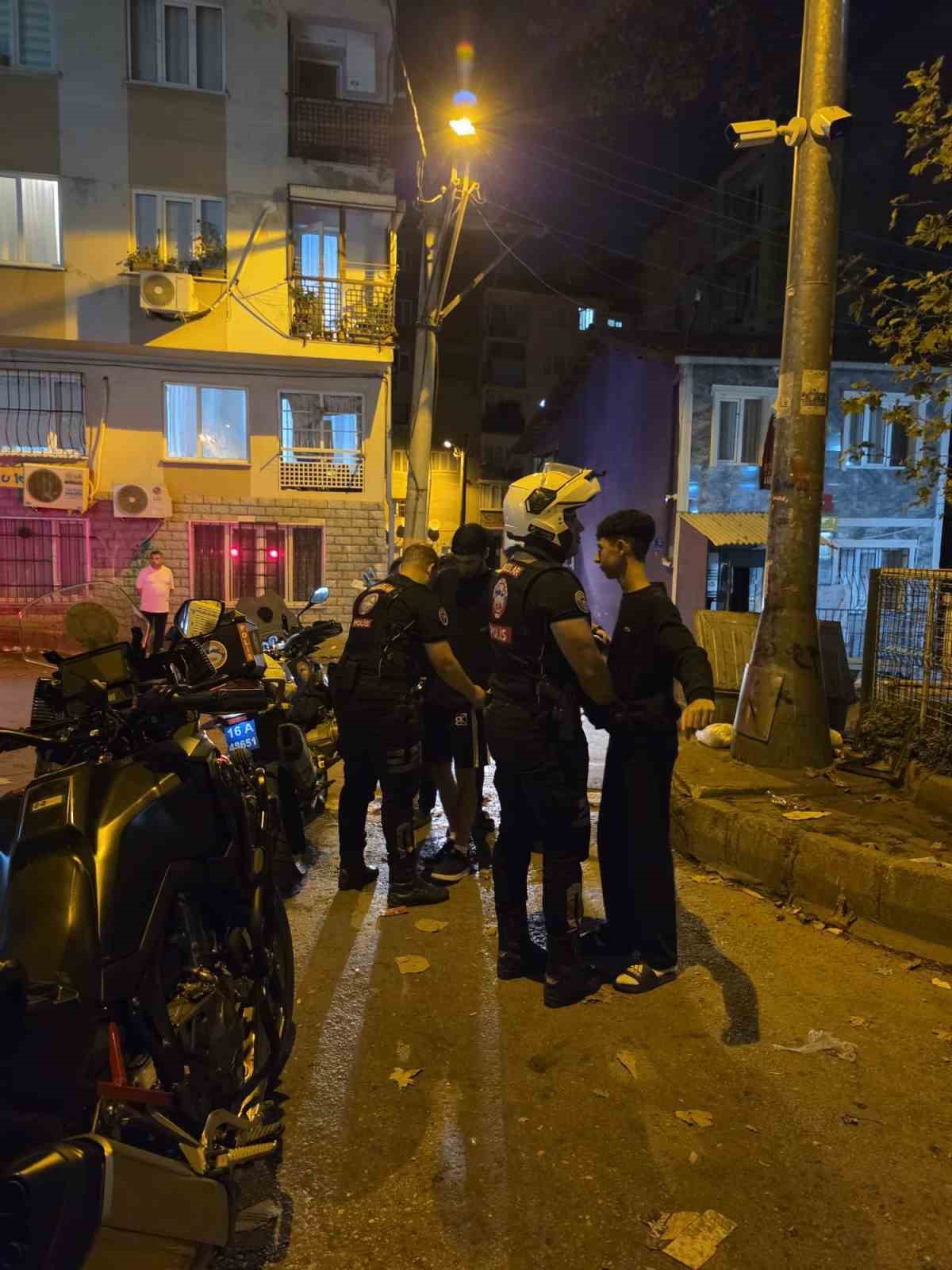 Bursa&rsquo;da &rsquo;Huzur&rsquo; denetimlinde 3 aranan şahıs yakalandı