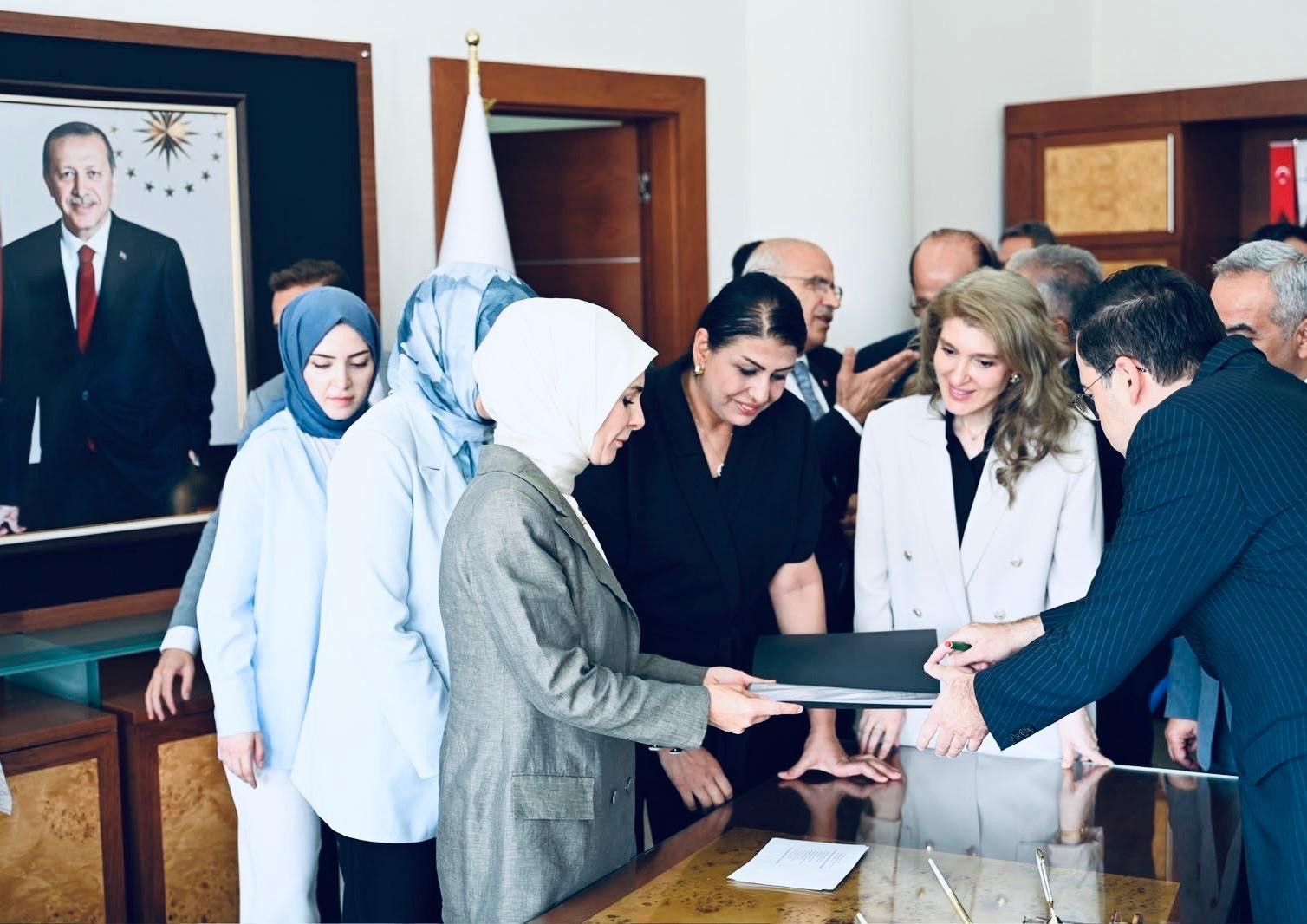Milletvekili &Ouml;lmeztoprak: "Malatya&rsquo;mıza Engelsiz Yaşam Merkezi kazandırılması i&ccedil;in imzalar atıldı"