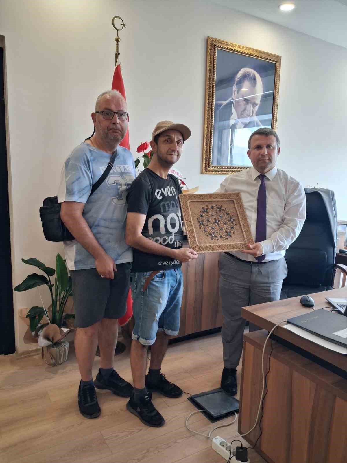 Ayvalık Birlik Ortopedik Engelliler Derneği&rsquo;nden Kaymakam Cimşit&rsquo;e hayırlı olsun ziyareti