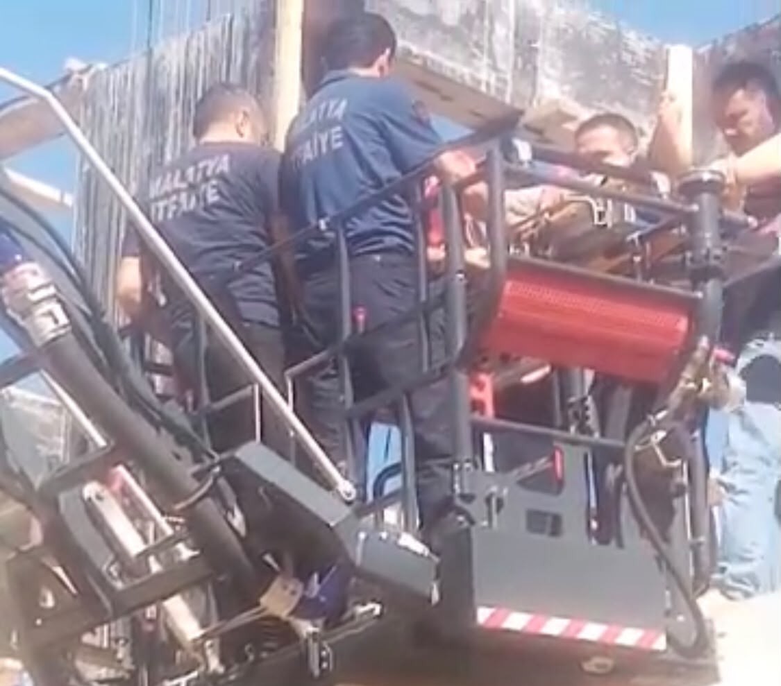 Malatya&rsquo;da inşaattan d&uuml;şen iş&ccedil;i yaralandı