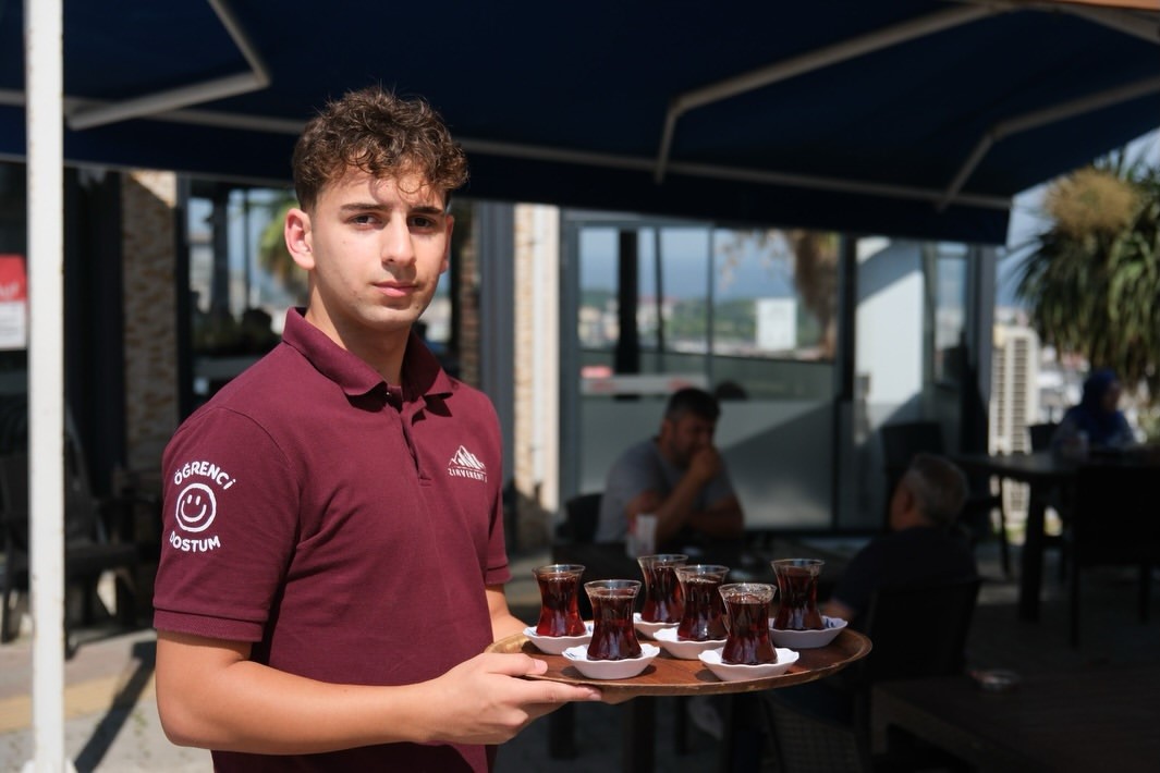 &Ccedil;iftlikk&ouml;y Belediyesi&rsquo;nden gen&ccedil;lere iş deneyimi