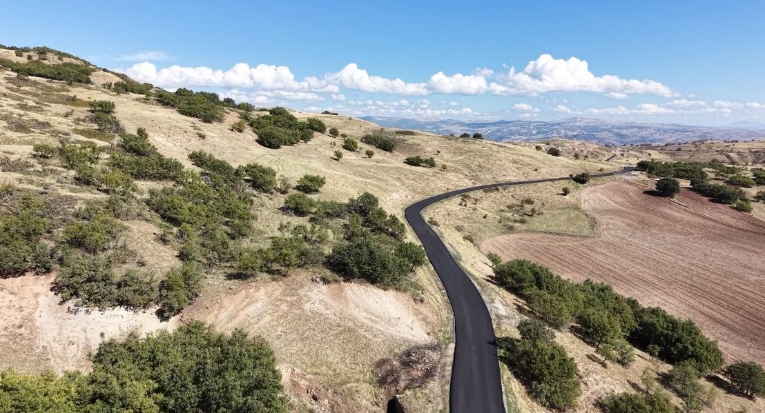 Tunceli&rsquo;de huzurun yolu sıcak asfaltla d&ouml;şeniyor