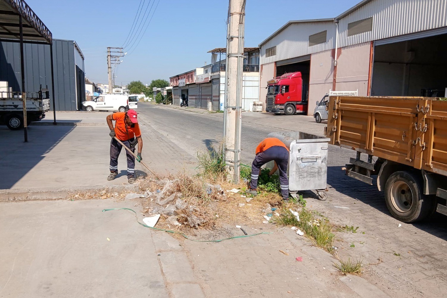 Efeler&rsquo;de kapsamlı temizlik mesaisi
