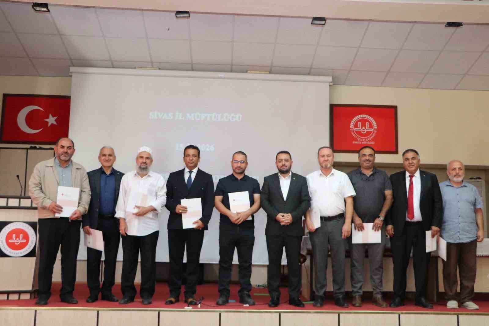 Vali Şimşek&rsquo;ten din g&ouml;revlilerine başarı belgesi