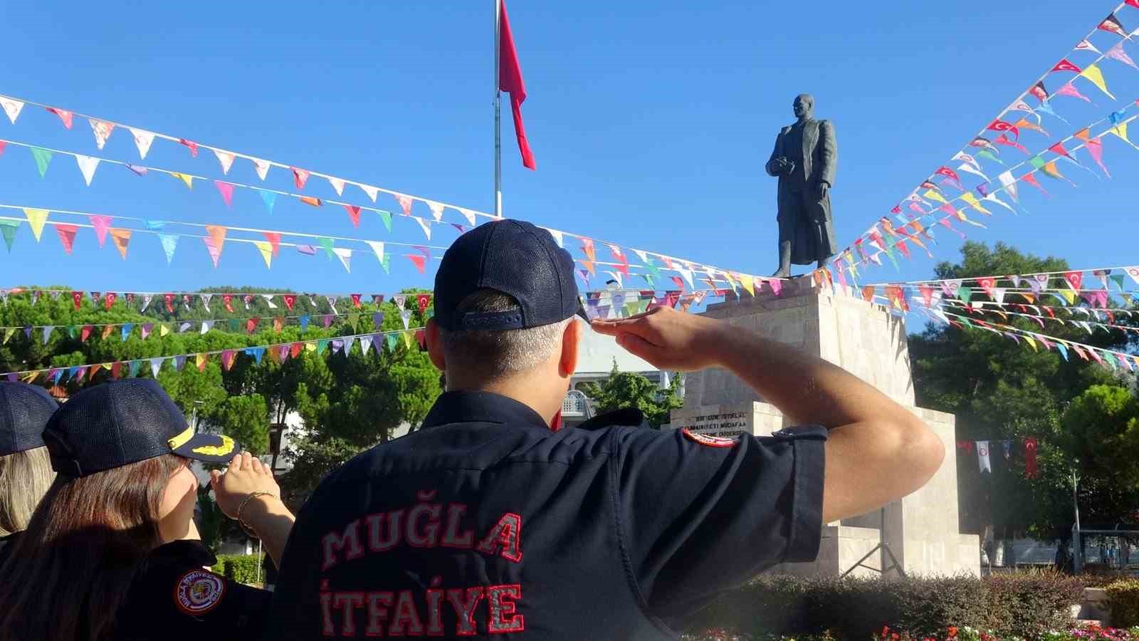 Muğla&rsquo;da İtfaiye Haftası &ccedil;elenk sunma t&ouml;reniyle başladı