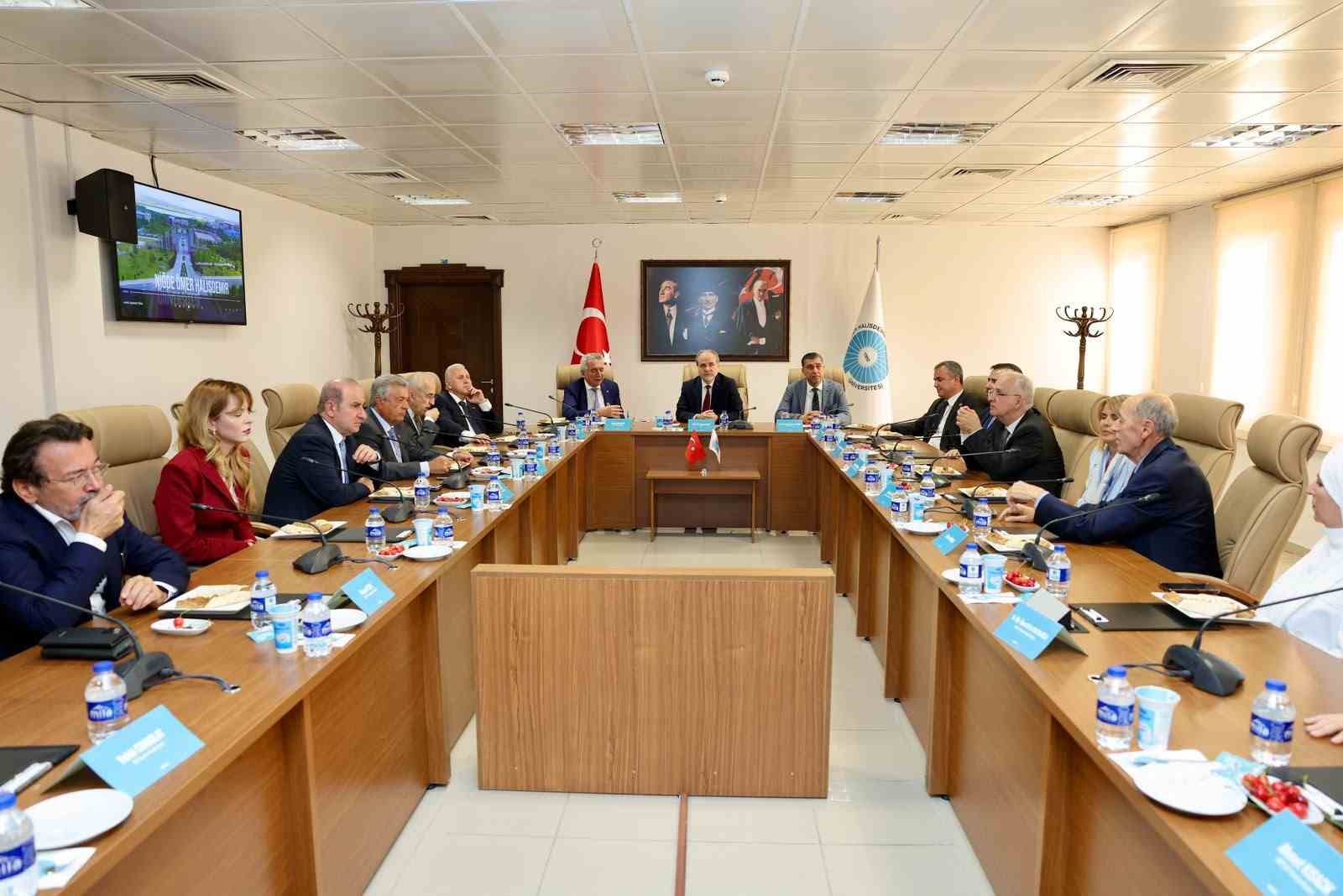 Niğde &Ouml;mer Halisdemir &Uuml;niversitesi İstanbul Sanayi Odası &uuml;yelerini ağırladı