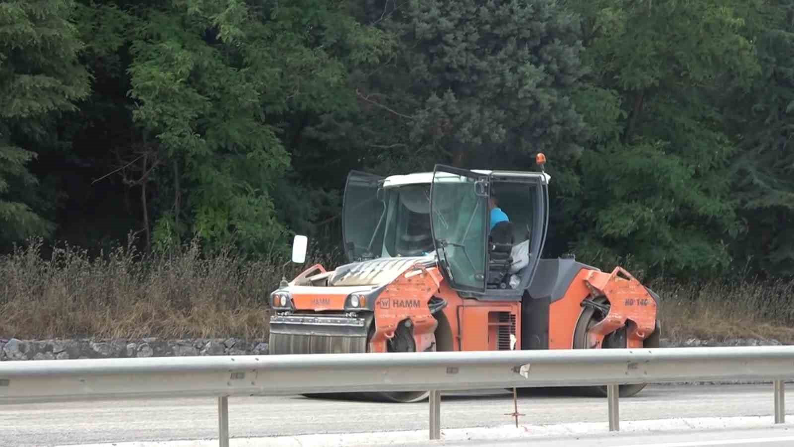 Yalova-Bursa kara yolunda asfaltlama &ccedil;alışması devam ediyor