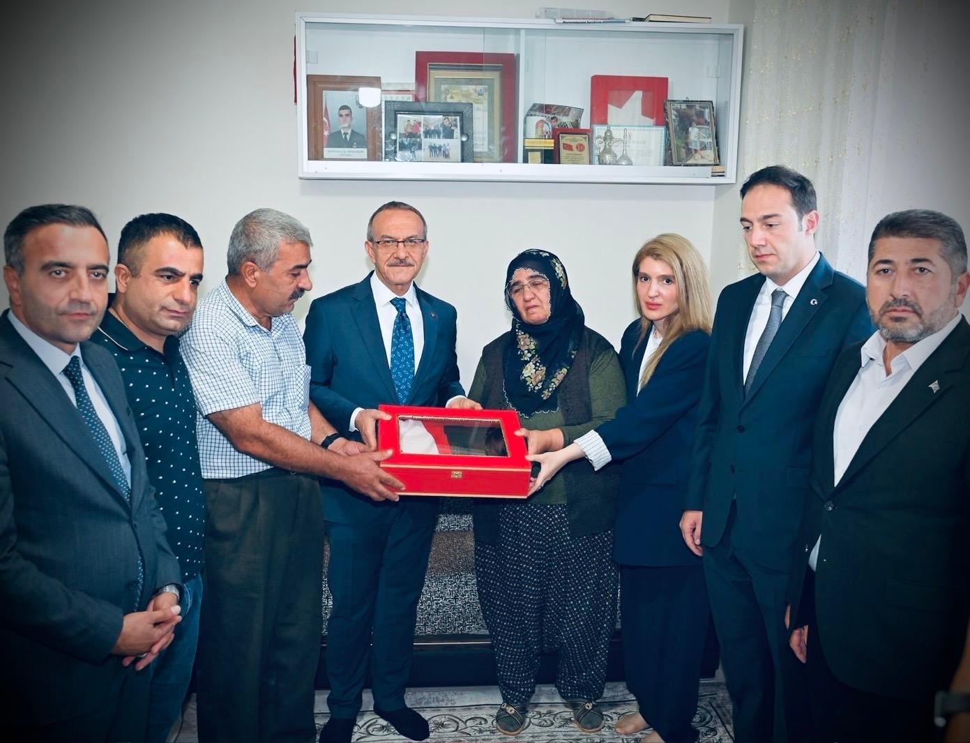 Vali Yavuz ve milletvekili &Ouml;lmeztoprak&rsquo;tan Ak&ccedil;adağ&rsquo;da kapsamlı inceleme