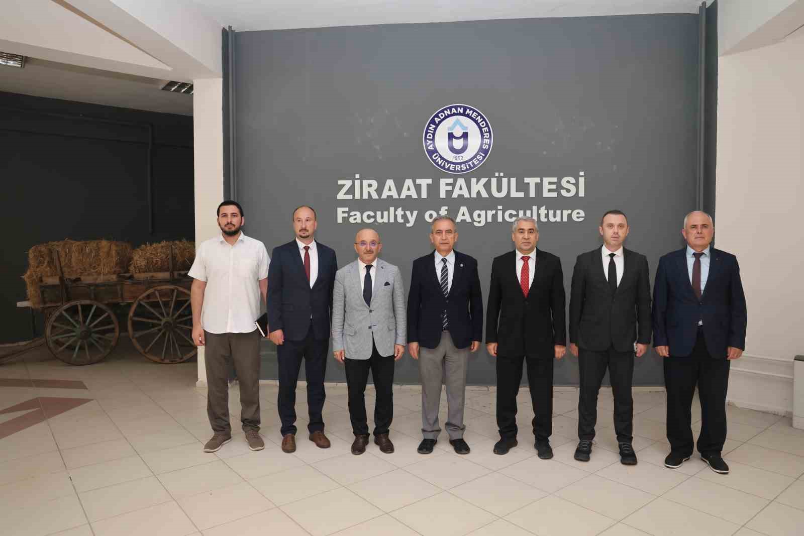 AD&Uuml; Rekt&ouml;r&uuml; Kent, Ziraat Fak&uuml;ltesi&rsquo;nde incelemelerde bulundu