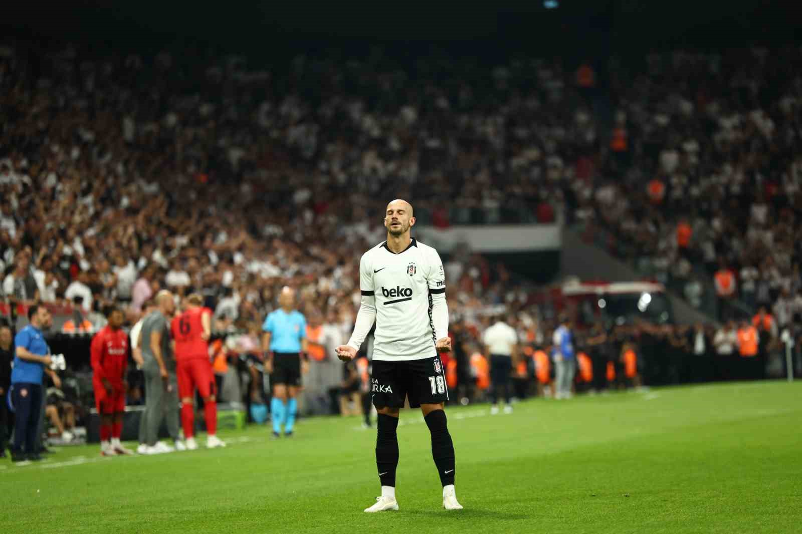 Trendyol S&uuml;per Lig: Beşiktaş: 1 - &Ccedil;orum FK: 0 (Ma&ccedil; devam ediyor)