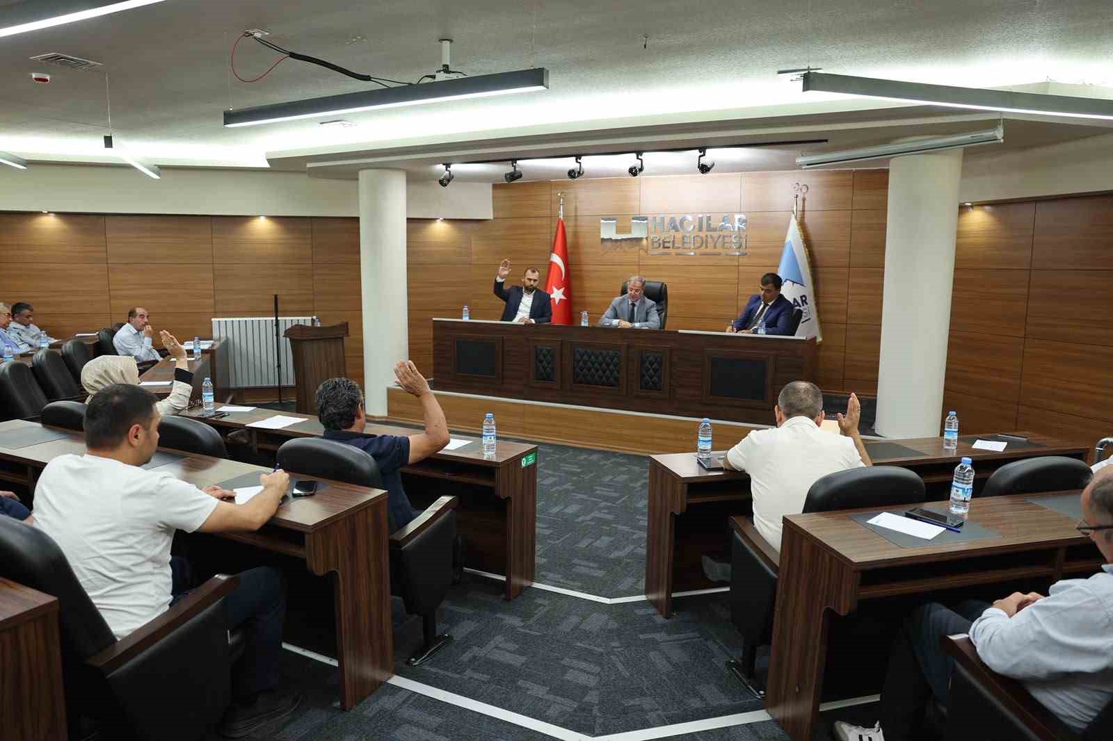 Başkan &Ouml;zdoğan: "Her karar Hacılar&rsquo;ın geleceği i&ccedil;in"