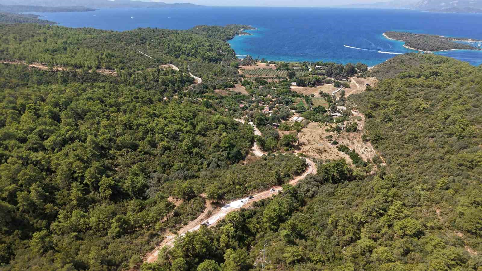 Marmaris &Ccedil;amlı&rsquo;daki 30 yıllık i&ccedil;me suyu hatları yenileniyor