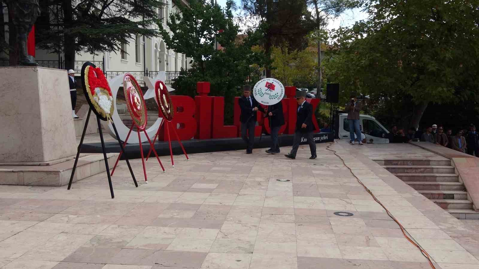 Gaziler G&uuml;n&uuml;&rsquo;nde şiir okurken duygularına hakim olmadı