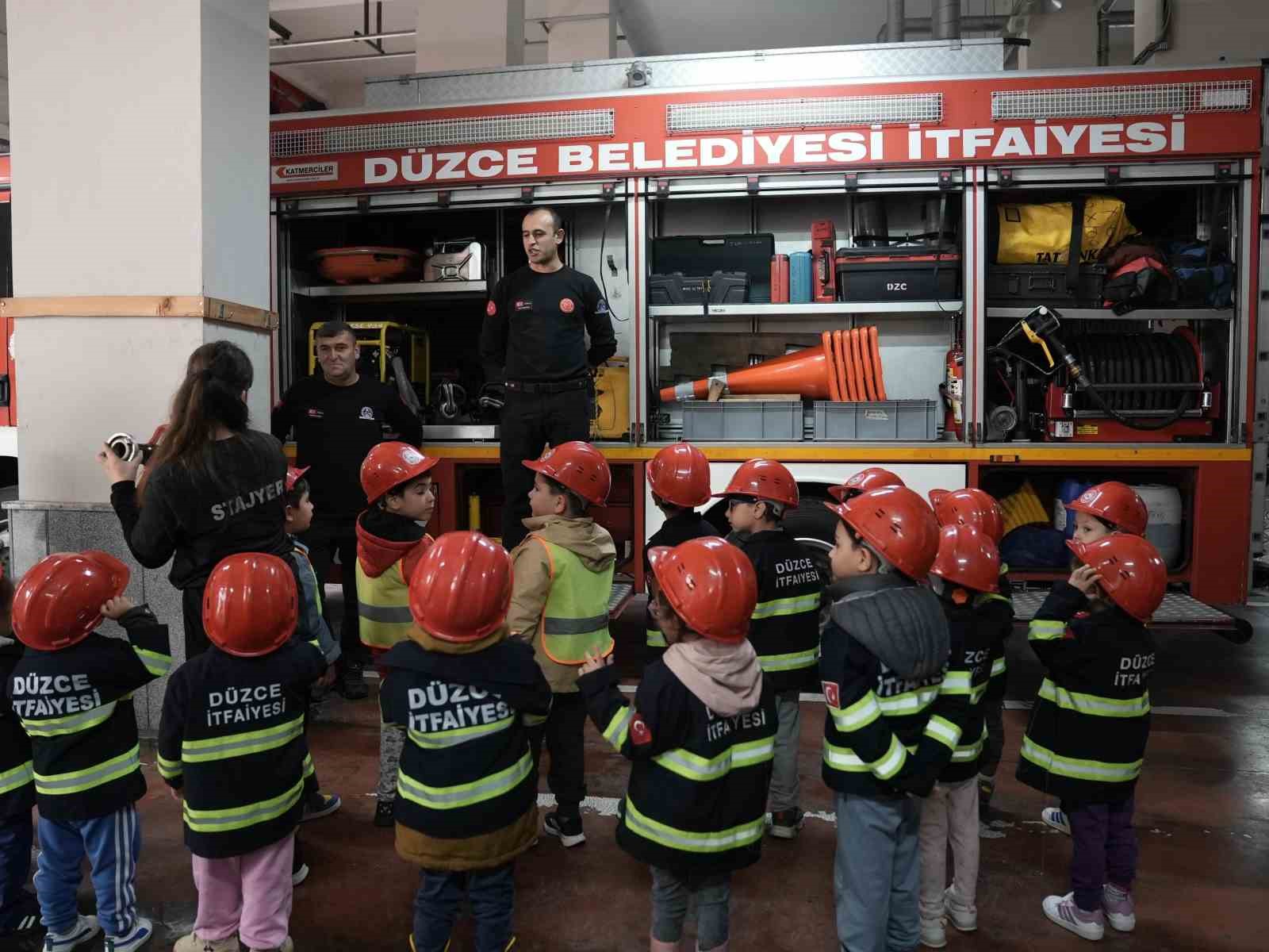 D&uuml;zce&rsquo;de minikler eğlenerek &ouml;ğreniyor