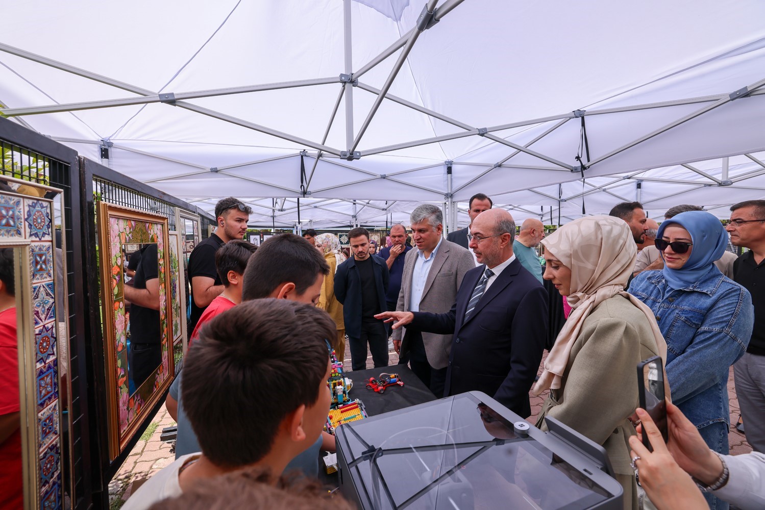 Sel&ccedil;uklu Sanat ve Tasarım At&ouml;lyesi&rsquo;nde yıl sonu sergisi ile d&ouml;nem tamamlandı