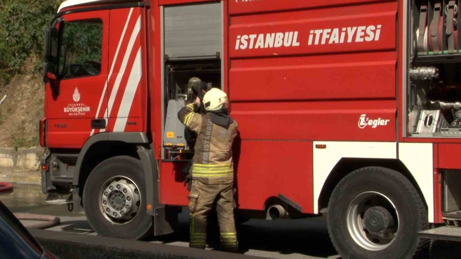 Esenler&rsquo;de otluk alanda yangın: Arı kovanları zarar g&ouml;rd&uuml;
