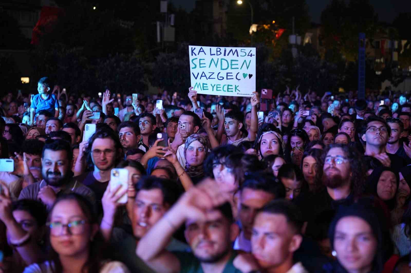 Sakaryalılar festivalin son g&uuml;n&uuml;nde Kıra&ccedil; ile coştu