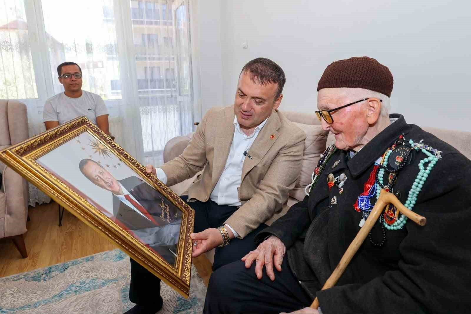 Şehit babası Hasan Bayır 93 yaşına girdi