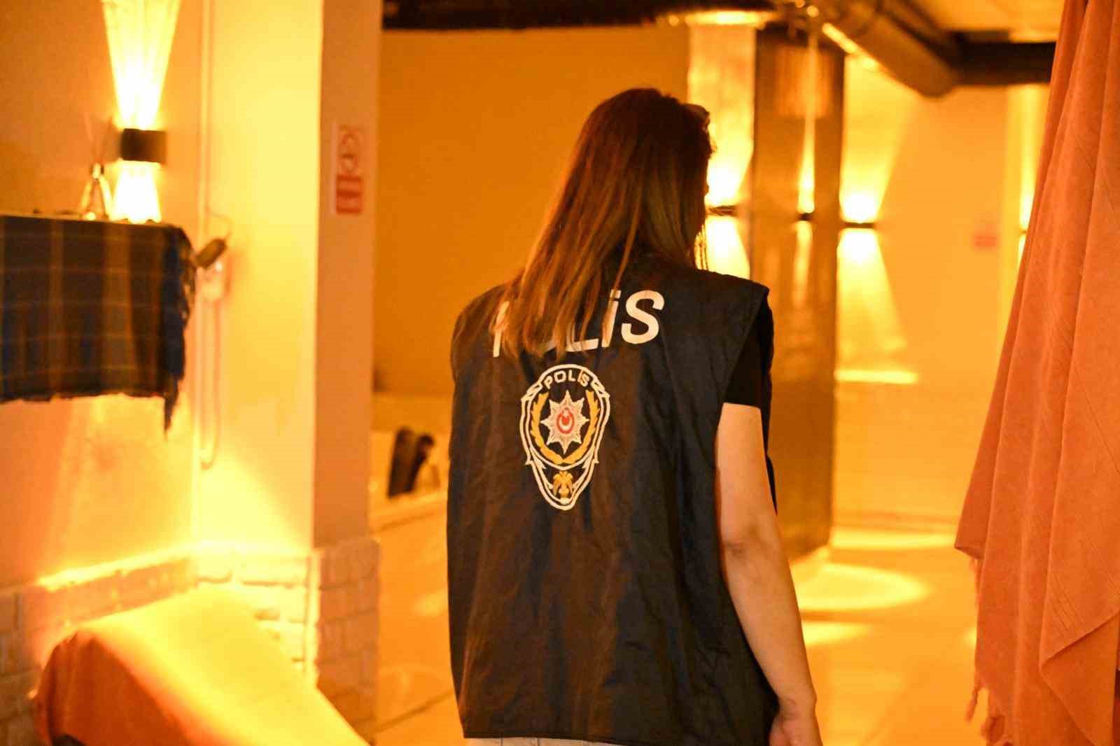 Mersin&rsquo;de hamam ve masaj salonlarına denetim: 2 işletme kapatıldı