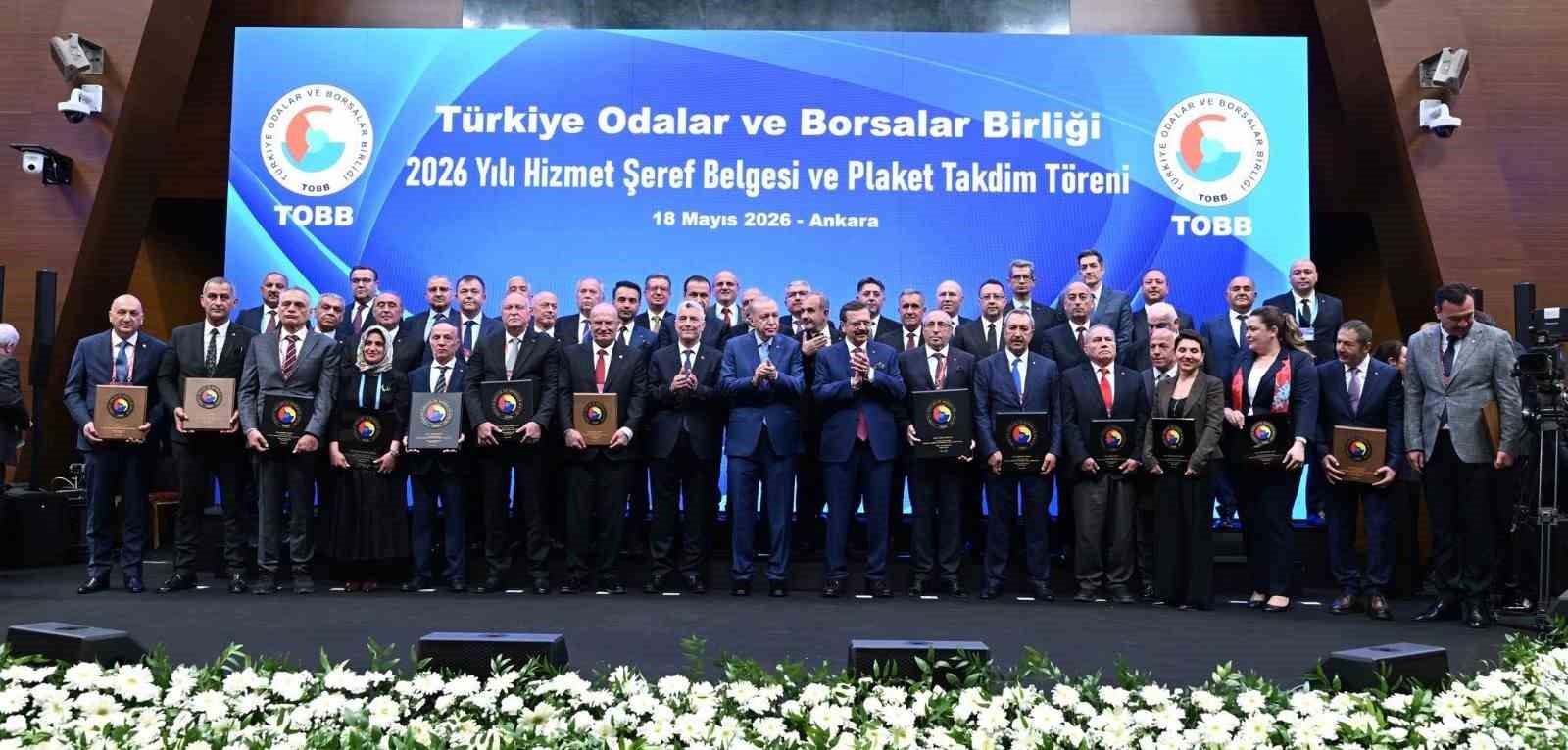 Cumhurbaşkanı Erdoğan&rsquo;dan Başkan Alan&rsquo;a Hizmet Şeref Belgesi