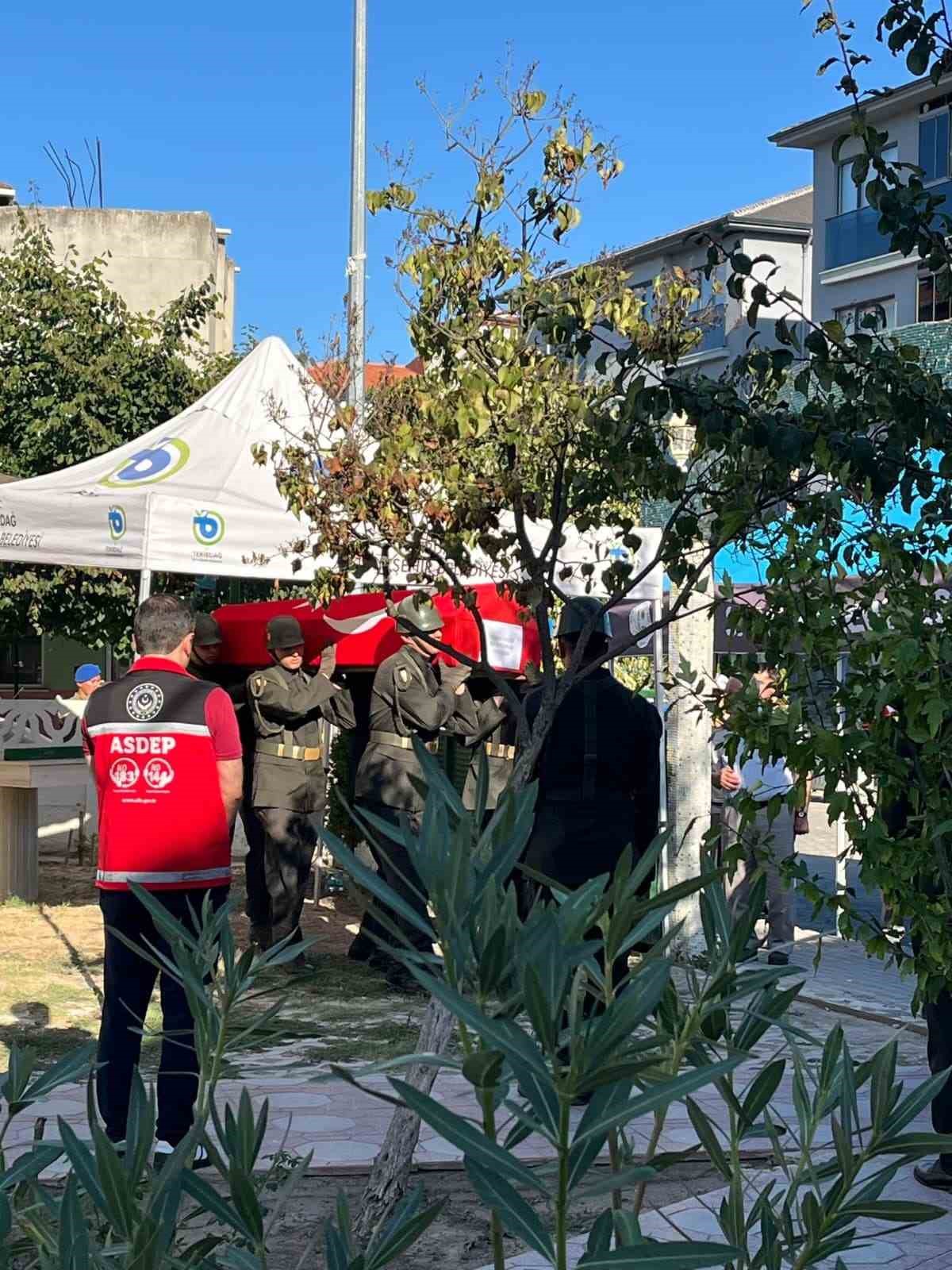 Tekirdağ&rsquo;da hayatını kaybeden Kıbrıs Gazisi İsa G&ouml;kpınar son yolculuğuna uğurlandı